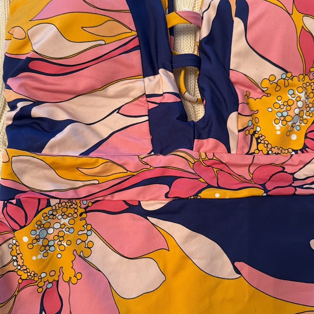 Trina Turk Breeze Plunge Suit NWOT - Picture 11 of 11